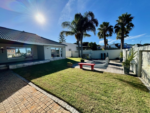 3 Bedroom Property for Sale in Stilbaai Wes Western Cape
